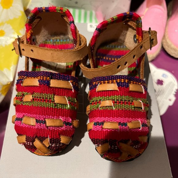 El Salvador Chanclas ( Sandals) - Picture 1 of 8